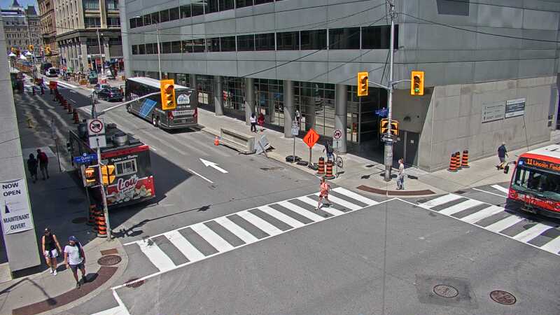 Traffic camera image at 2025-06-30 17:41:05