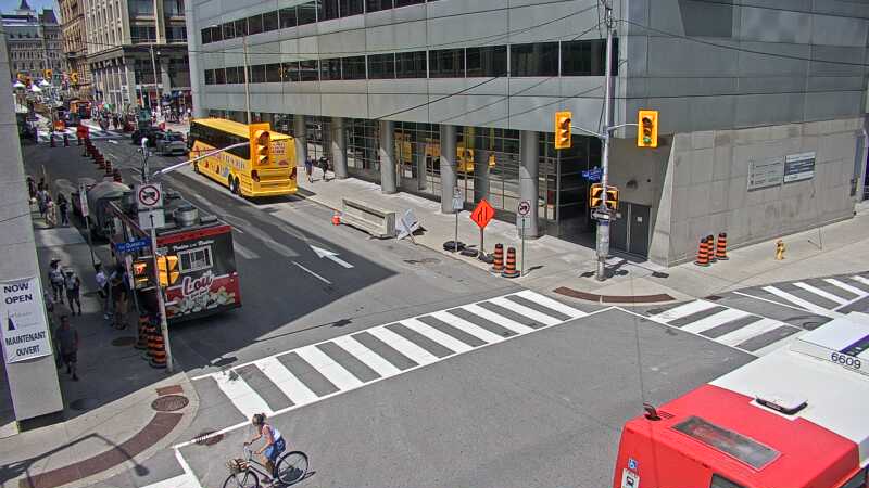 Traffic camera image at 2025-06-30 18:11:06