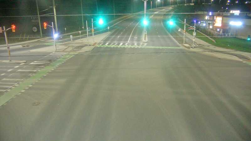 Traffic camera image at 2025-05-09 05:30:43
