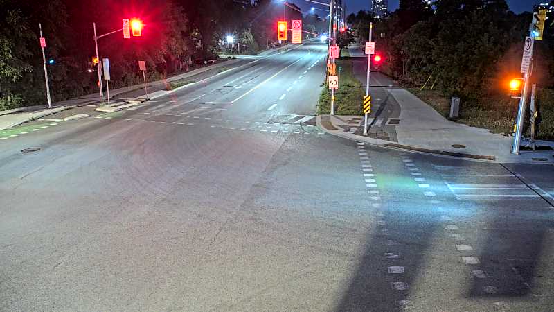 Traffic camera image at 2025-08-04 01:11:00