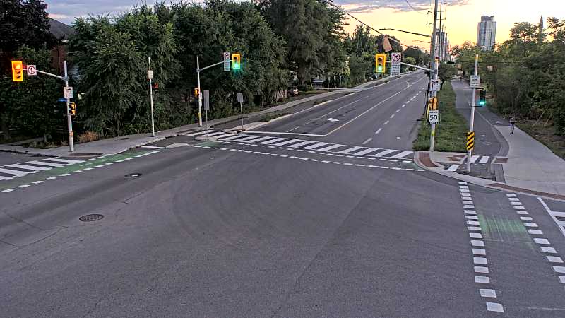 Traffic camera image at 2025-08-25 00:06:07