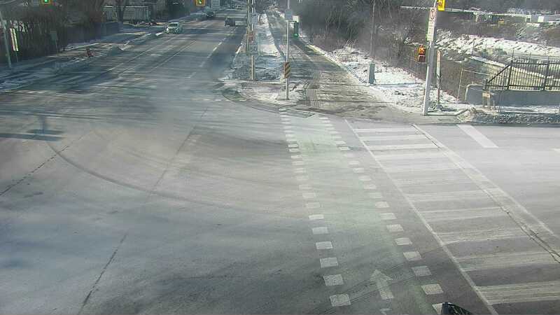 Traffic camera image at 2024-12-21 15:46:22