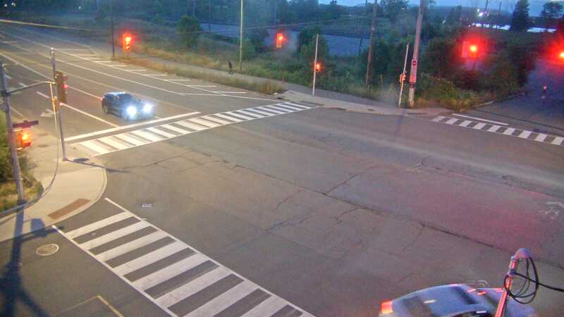 Traffic camera image at 2025-08-25 00:26:00