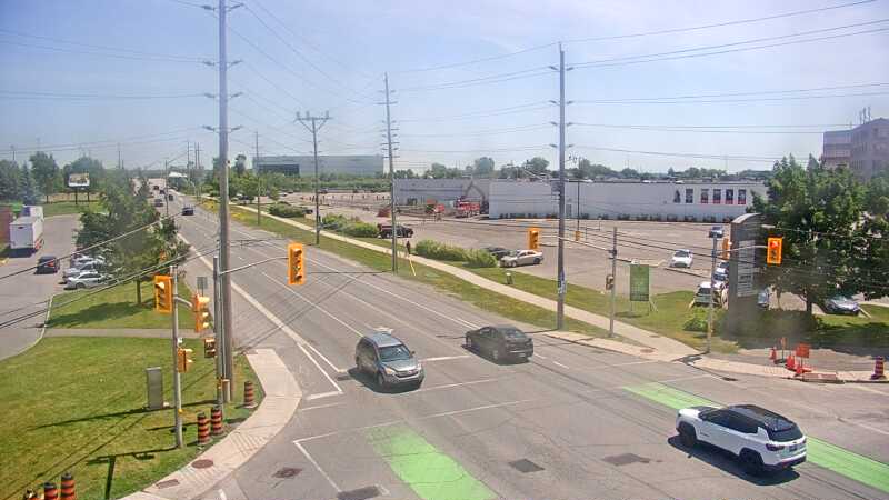 Traffic camera image at 2025-06-30 17:37:44