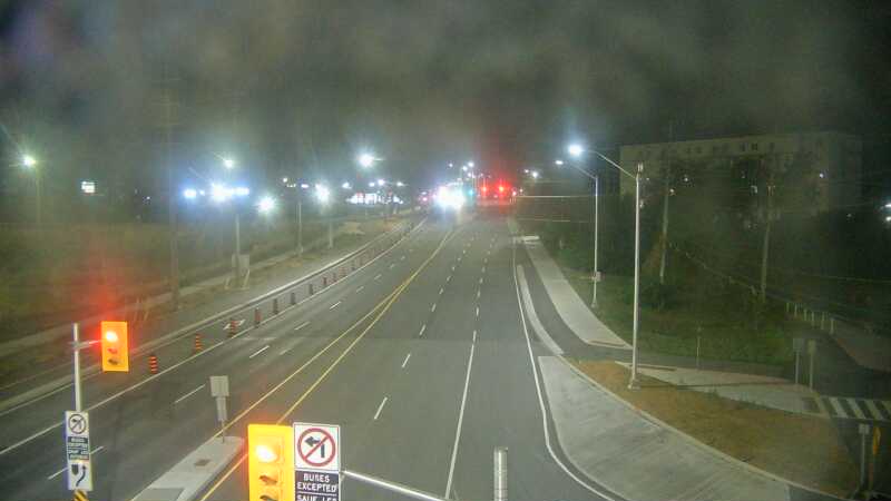 Traffic camera image at 2025-08-25 04:01:05