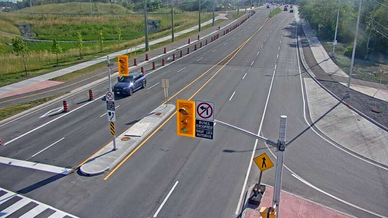 Traffic camera image at 2025-06-30 21:21:15