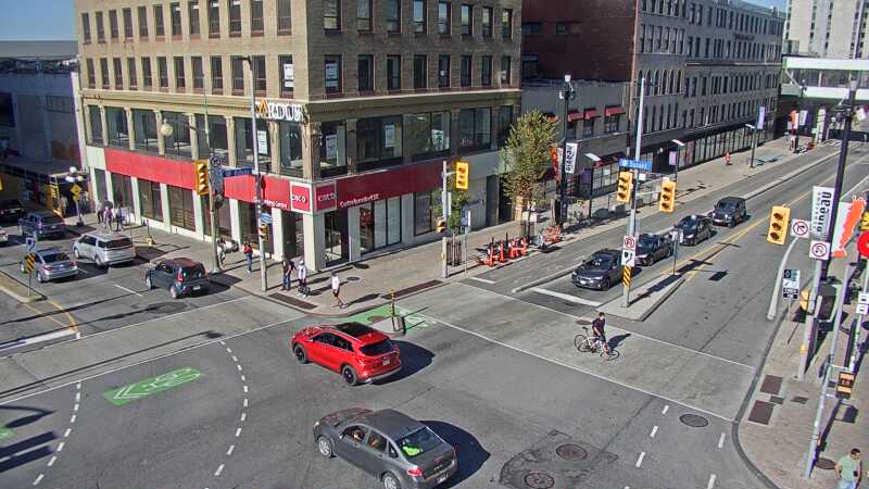 Traffic camera image at 2025-09-15 20:00:13