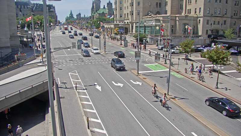 Traffic camera image at 2025-06-30 17:05:17
