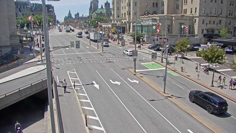 Traffic camera image at 2025-06-30 17:20:20