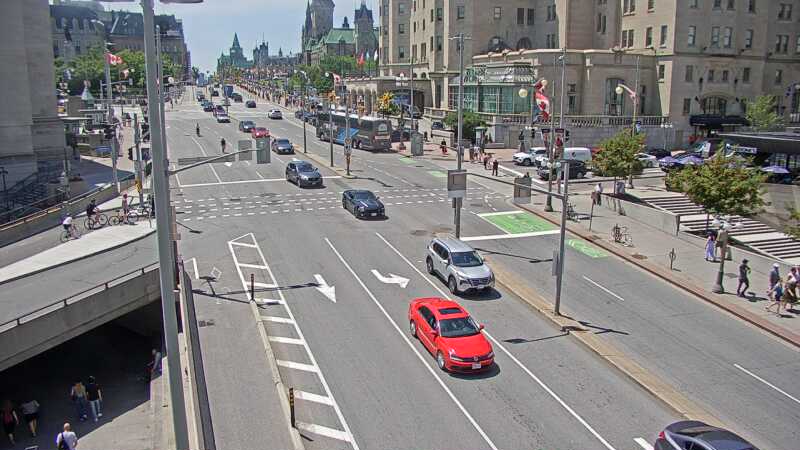 Traffic camera image at 2025-06-30 17:25:18
