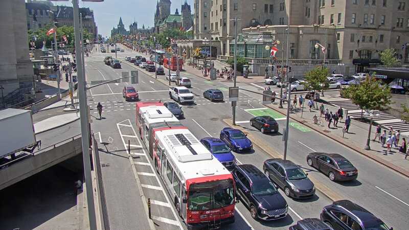 Traffic camera image at 2025-06-30 17:36:44