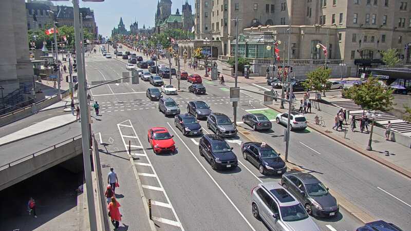 Traffic camera image at 2025-06-30 17:40:11