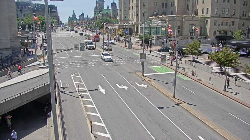 Traffic camera image at 2025-06-30 17:45:17