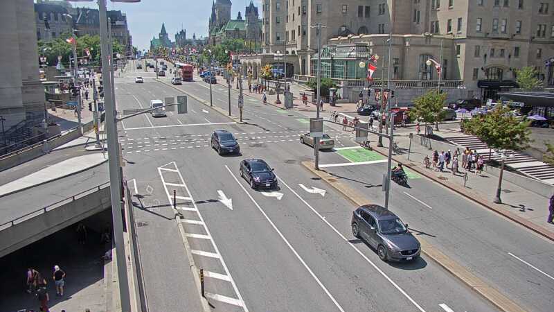Traffic camera image at 2025-06-30 17:50:12