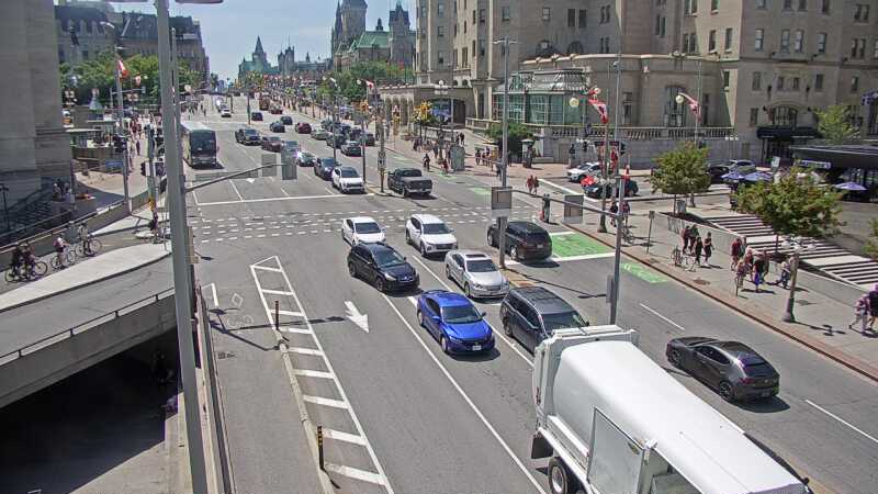 Traffic camera image at 2025-06-30 17:55:09