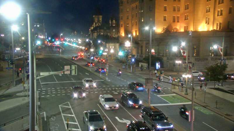 Traffic camera image at 2025-07-06 01:40:11
