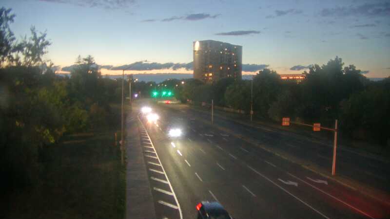 Traffic camera image at 2025-08-25 00:26:01