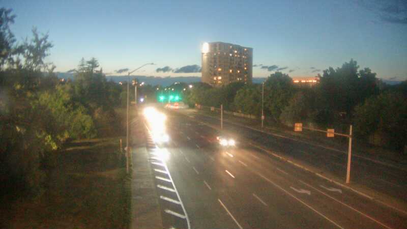 Traffic camera image at 2025-08-25 00:36:03
