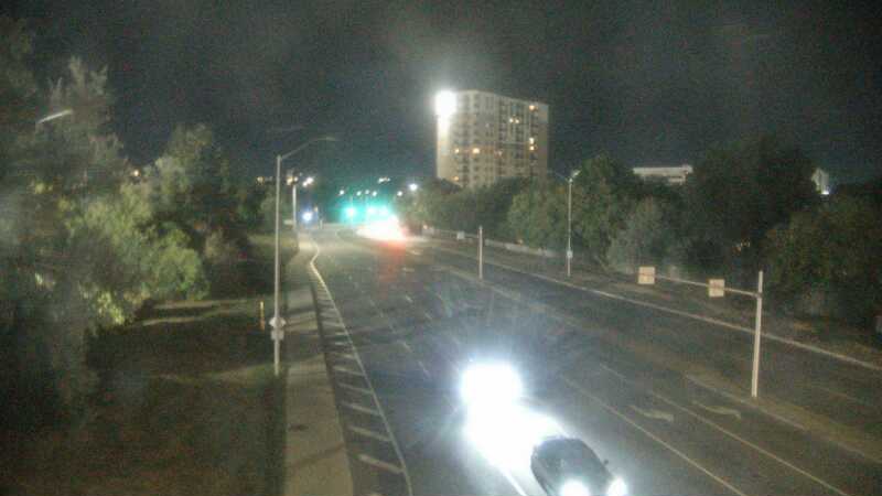 Traffic camera image at 2025-08-25 02:51:06