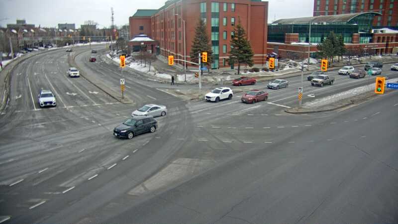 Traffic camera image at 2025-03-09 14:37:21