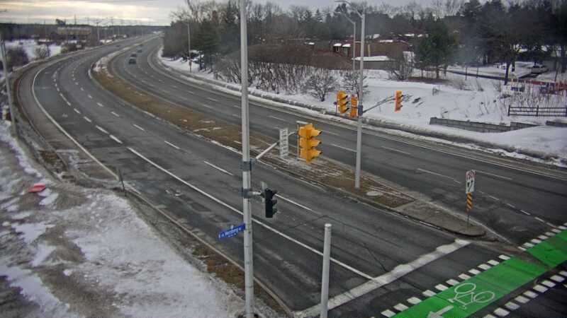 Traffic camera image at 2025-03-09 13:05:57