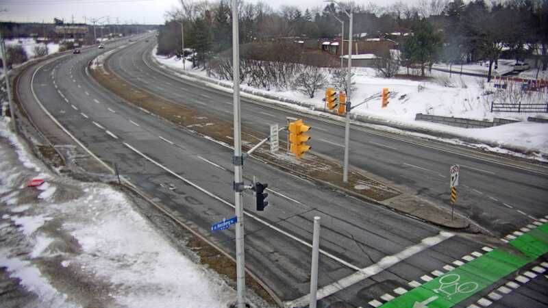 Traffic camera image at 2025-03-09 13:30:44