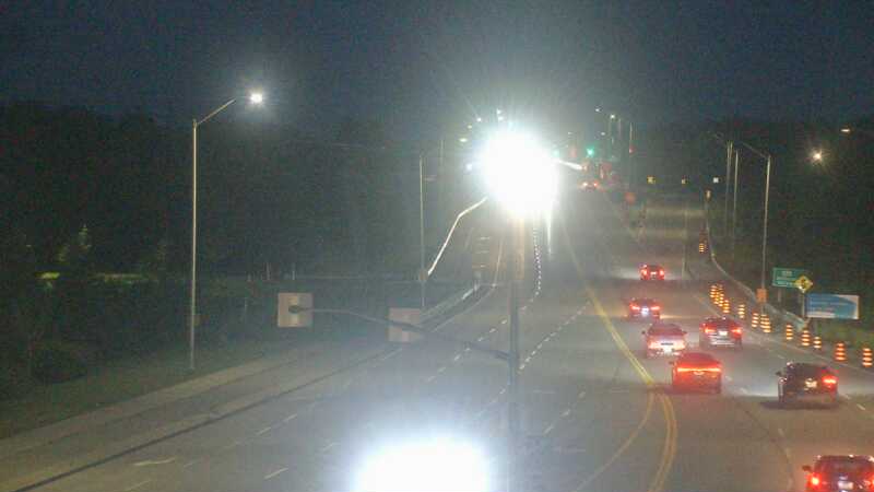 Traffic camera image at 2025-07-06 01:37:43