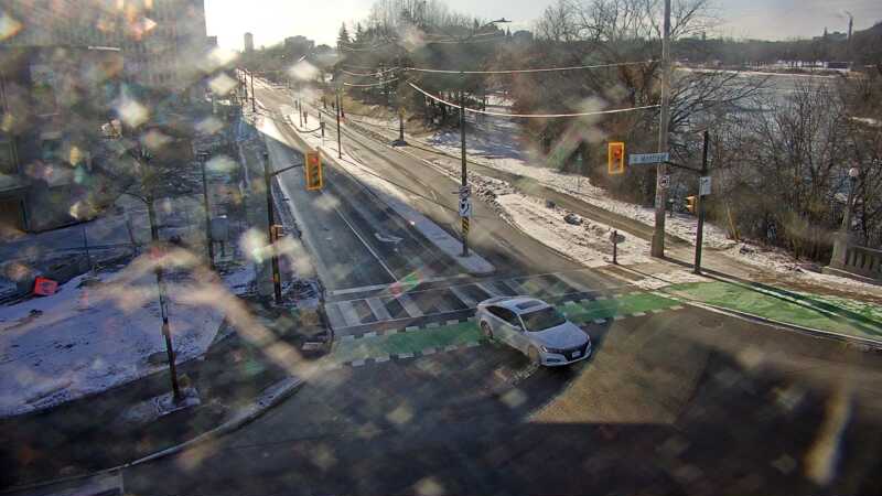 Traffic camera image at 2024-12-21 15:21:05