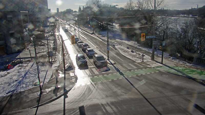 Traffic camera image at 2024-12-21 16:06:33