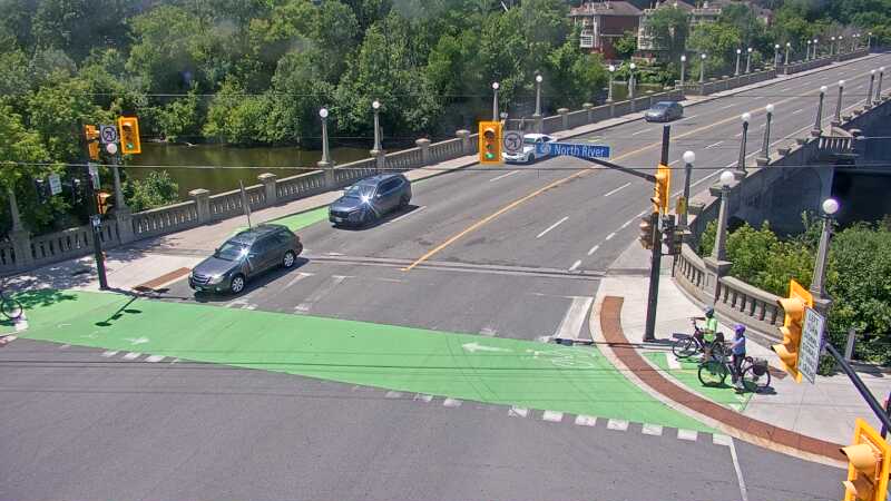 Traffic camera image at 2025-06-30 17:06:15