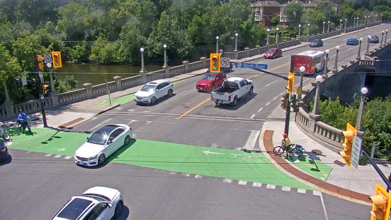 Traffic camera image at 2025-06-30 17:11:18