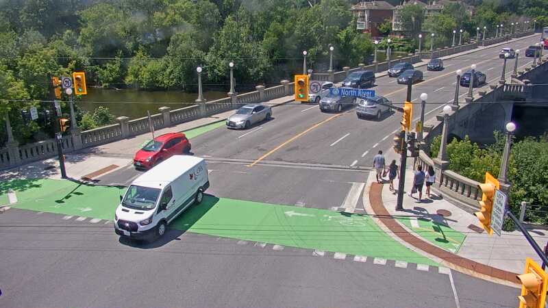 Traffic camera image at 2025-06-30 17:21:19