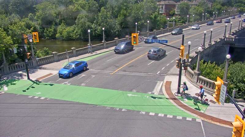 Traffic camera image at 2025-06-30 17:41:06