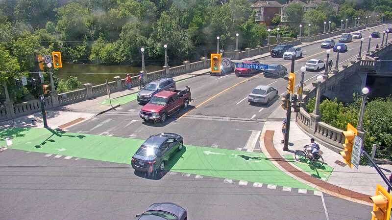 Traffic camera image at 2025-06-30 17:46:11