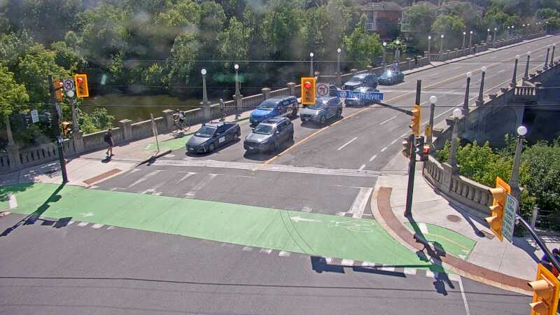 Traffic camera image at 2025-06-30 19:41:15