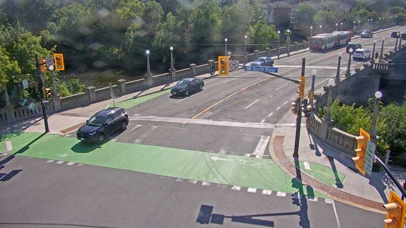 Traffic camera image at 2025-06-30 20:37:53