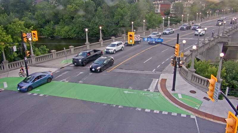 Traffic camera image at 2025-06-30 23:37:44