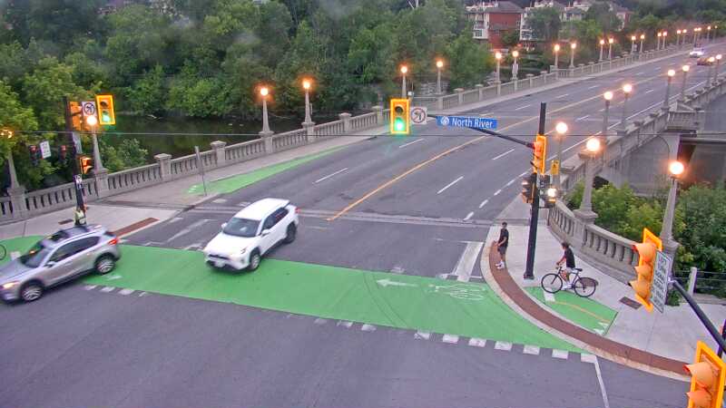 Traffic camera image at 2025-07-01 00:46:11