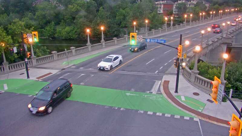 Traffic camera image at 2025-07-01 00:51:18