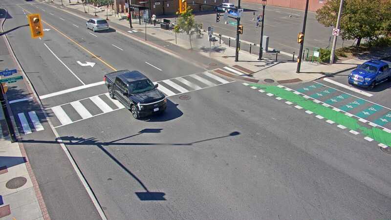 Traffic camera image at 2025-09-14 17:16:13