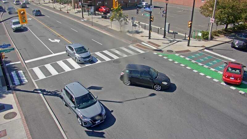 Traffic camera image at 2025-09-14 17:41:04