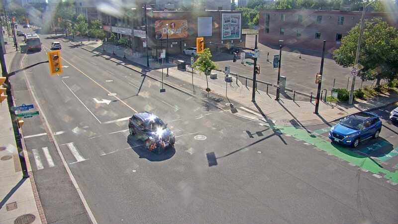 Traffic camera image at 2025-06-30 21:21:16
