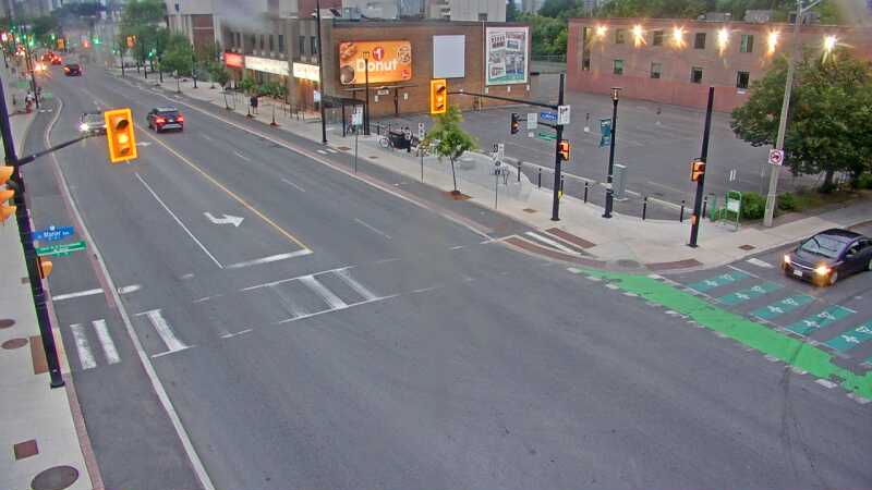 Traffic camera image at 2025-07-01 00:46:11