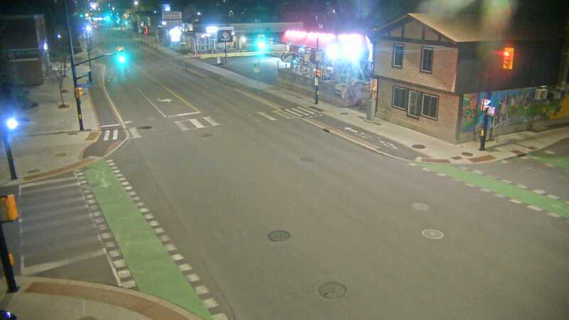 Traffic camera image at 2025-05-09 08:40:50