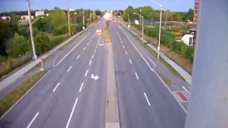 Traffic camera image at 2025-08-25 00:11:06