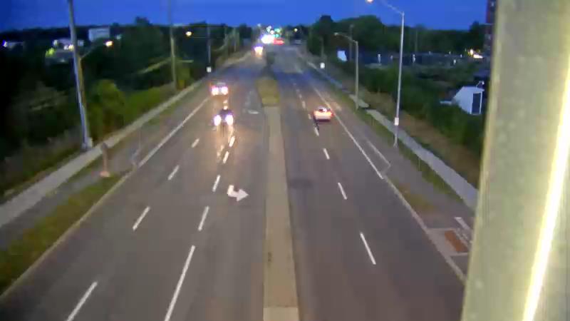 Traffic camera image at 2025-08-25 00:20:59