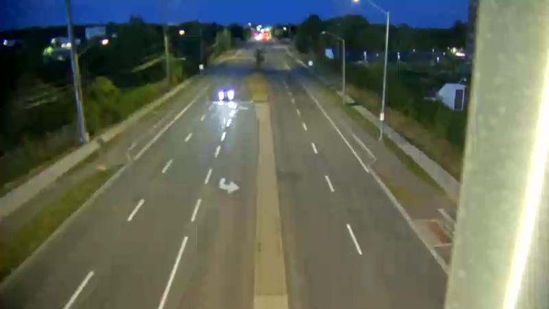 Traffic camera image at 2025-08-25 00:26:01