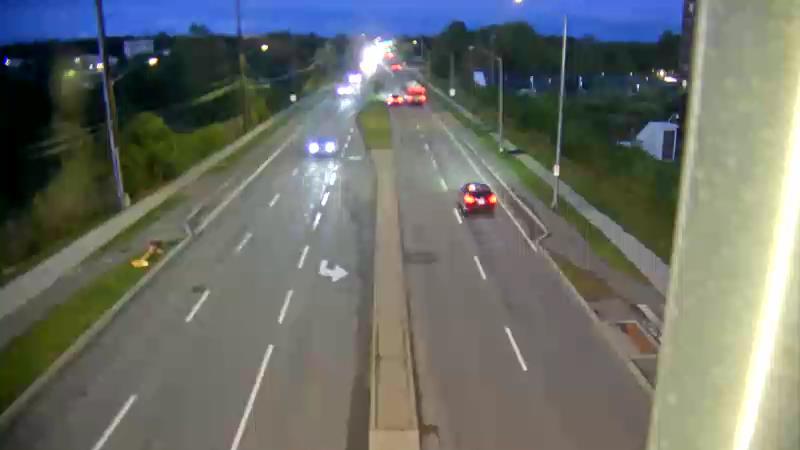 Traffic camera image at 2025-09-05 00:01:08