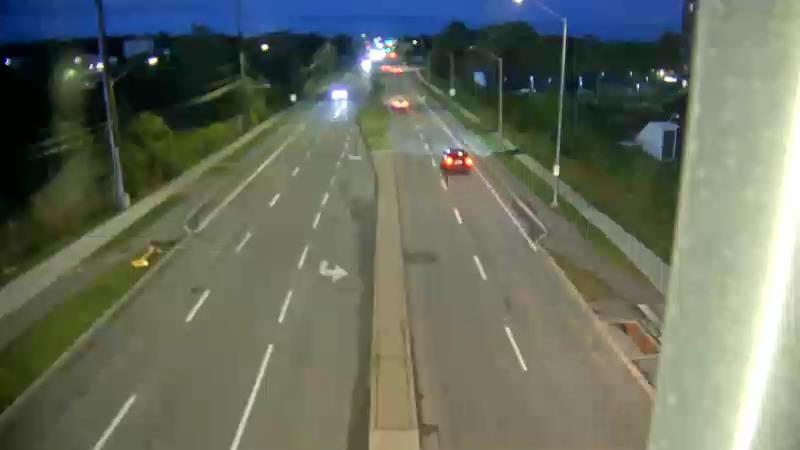Traffic camera image at 2025-09-05 00:06:03