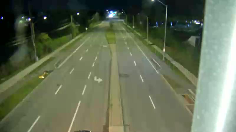 Traffic camera image at 2025-09-05 01:06:07